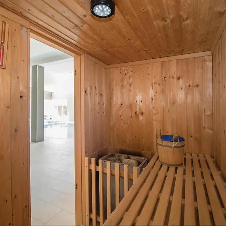 Nyaraló Lovely In With Sauna Salona